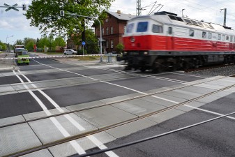 New benchmark for level crossings 