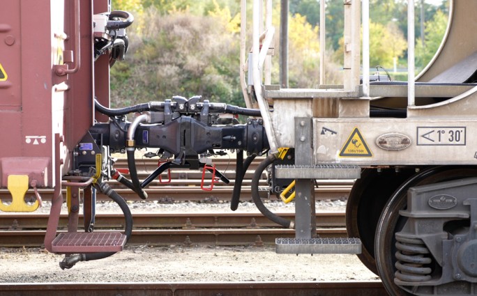 A coupler between two wagons. A coupler between two wagons.