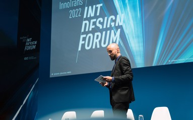 Ake Rudolf auf der Bühne des Internationalen Design Forums 2022